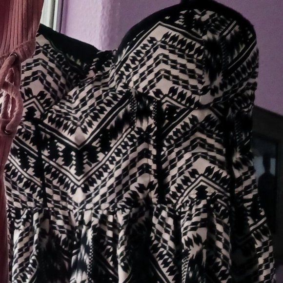 Dress - Picture 3 of 4